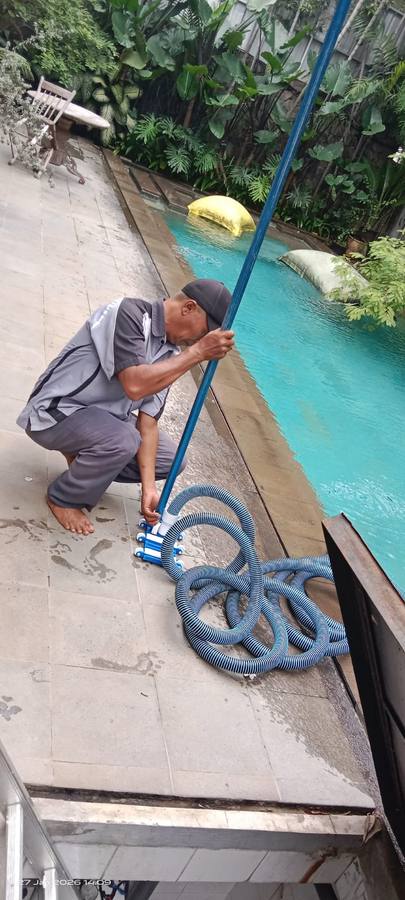 Perawatan Kolam Renang